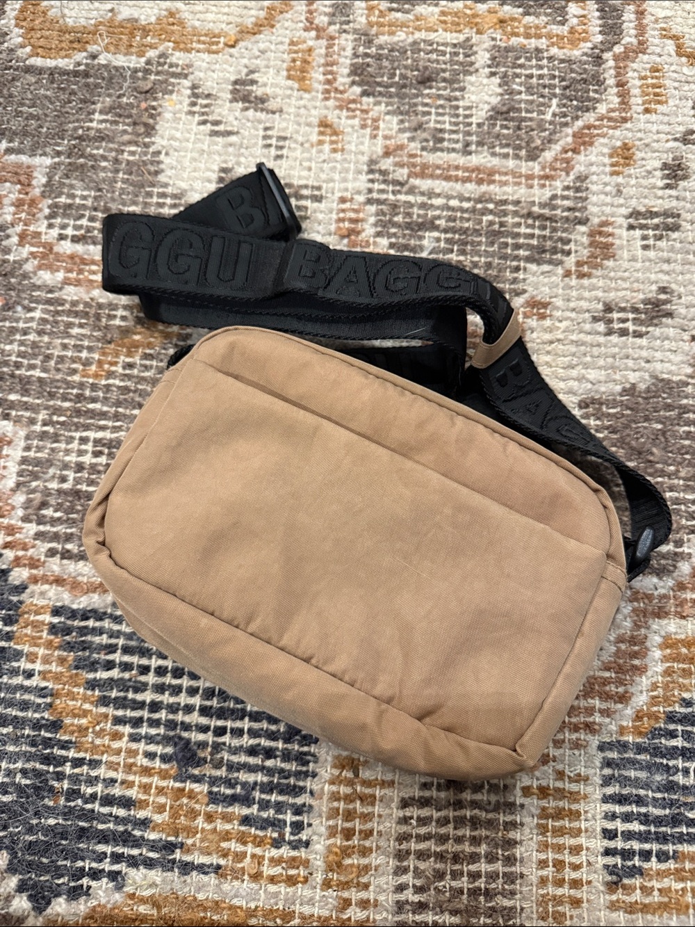 BAGGU Beige Camera Crossbody Bag with Black Branded Strap